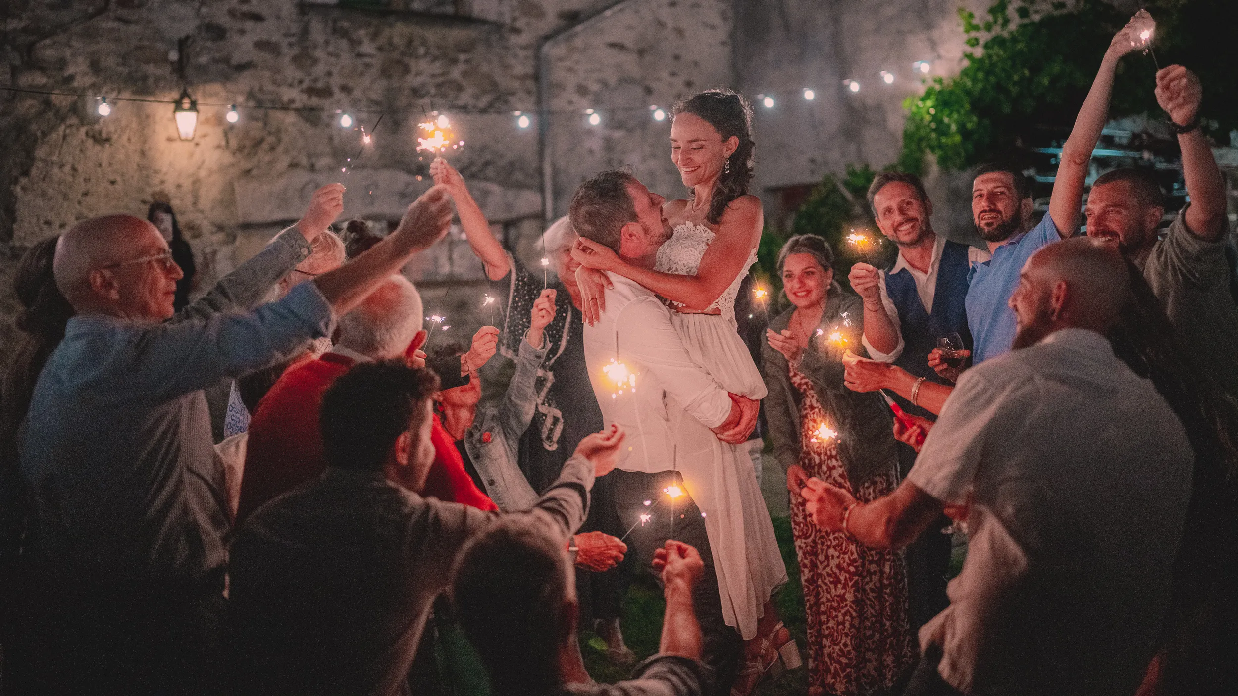 Ambiance du soir lors d'un mariage au pied des Pyrénées