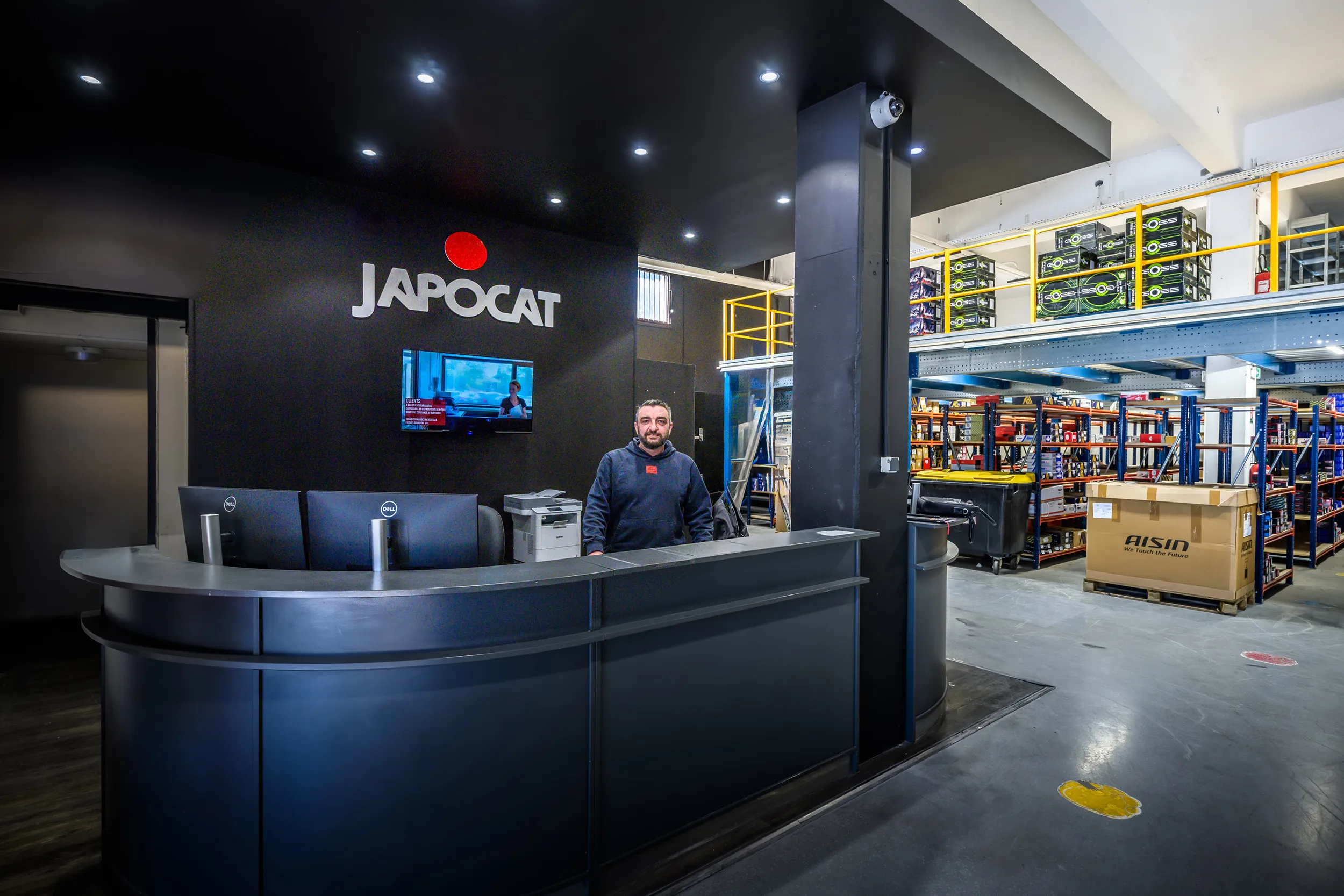 Le comptoir d'accueil Japocat de la boutique Euro4x4Parts de Marseille