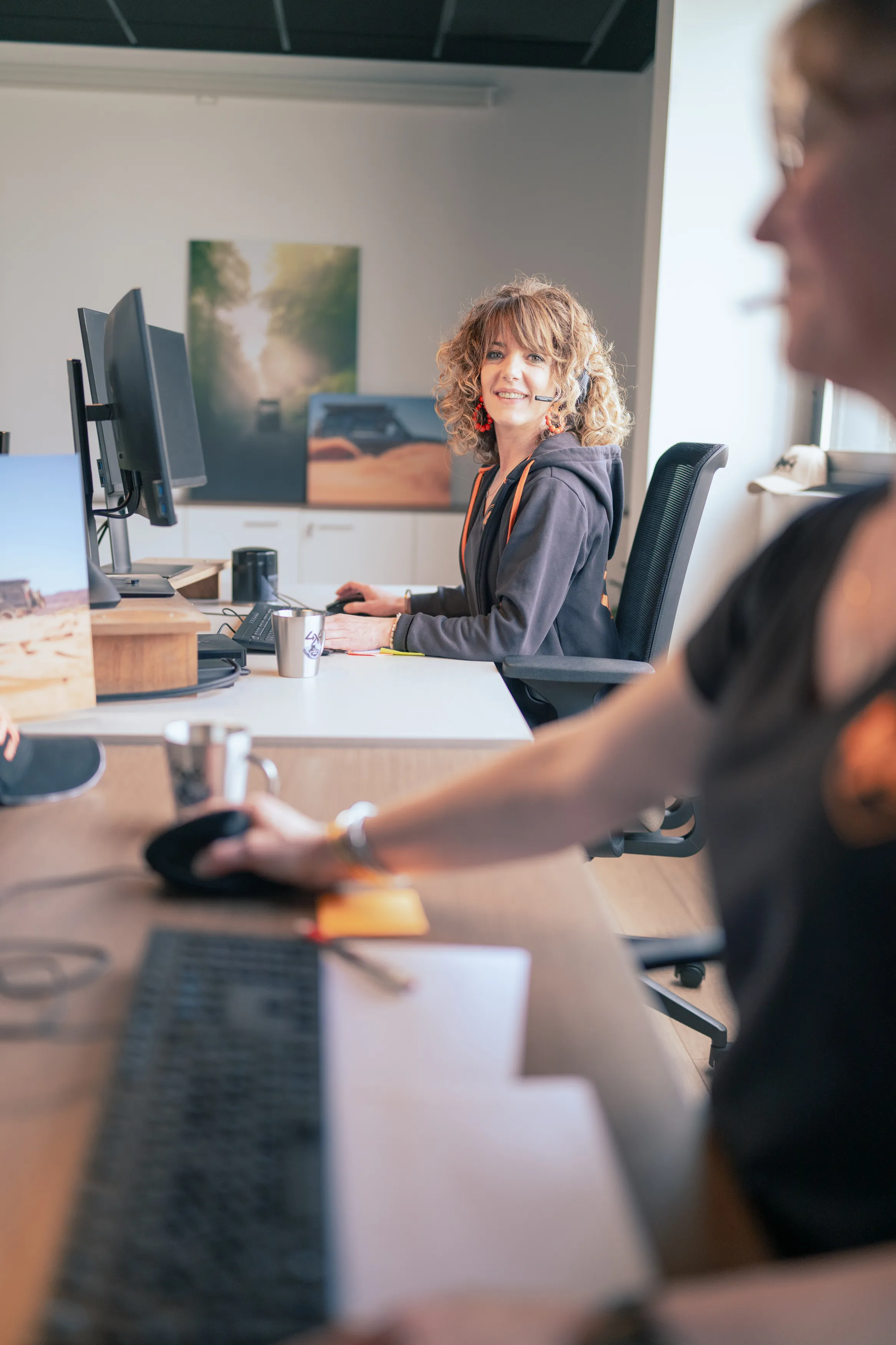 L'équipe de télévente d'Euro4x4Parts à son bureau